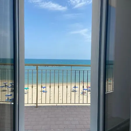 Ξενοδοχείο Miami Μπελάρια-Ιτζέα Μαρίνα